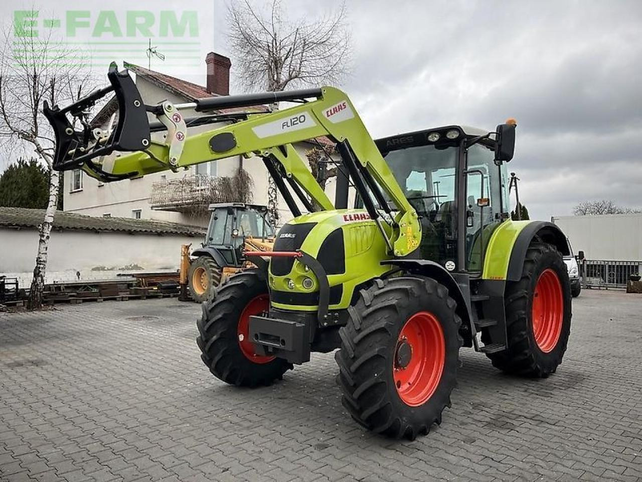 Tracteur agricole CLAAS ares 617 atz + claas fl120 ATZ
