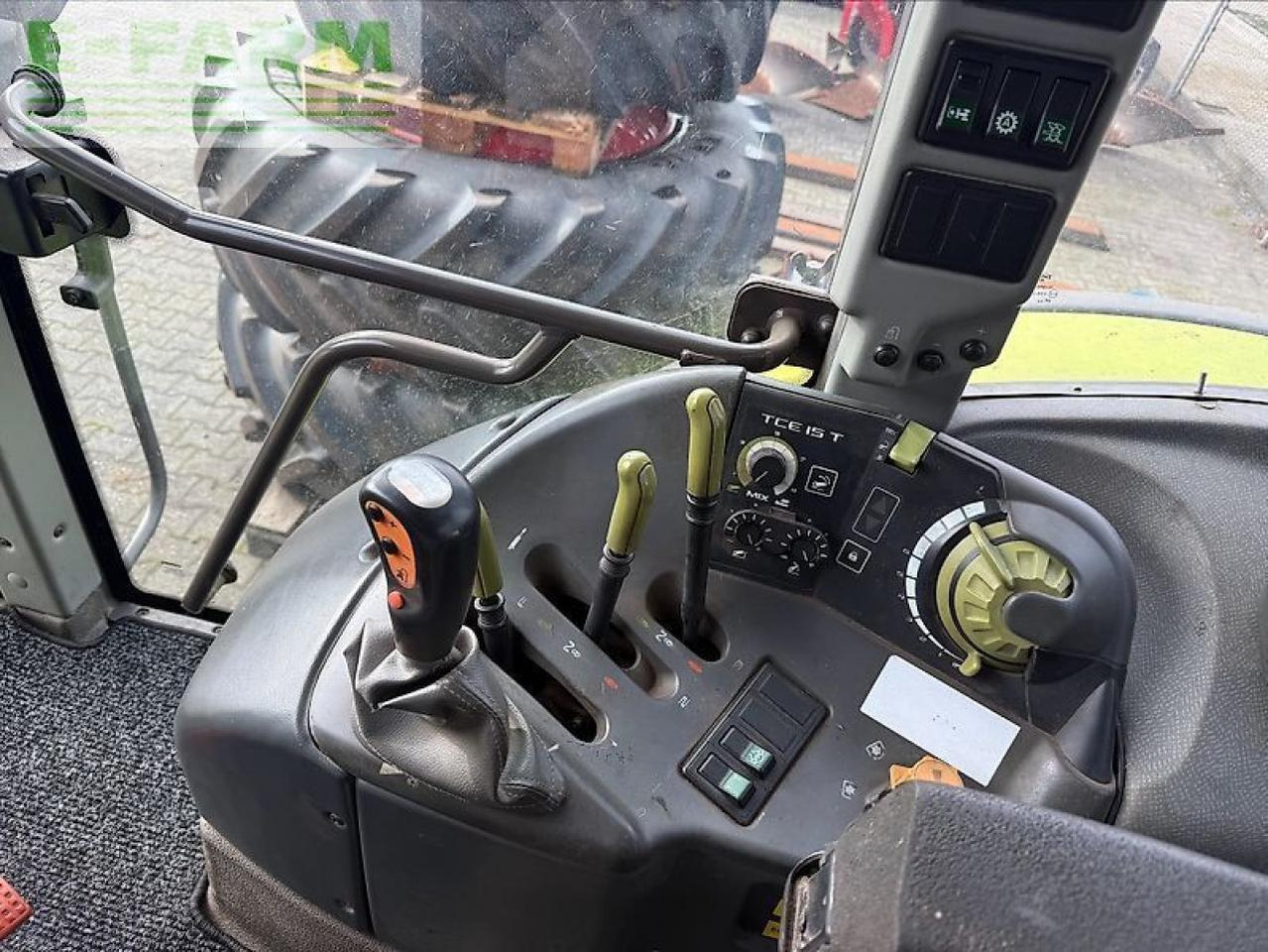 Tracteur agricole CLAAS ares 697 atz ATZ