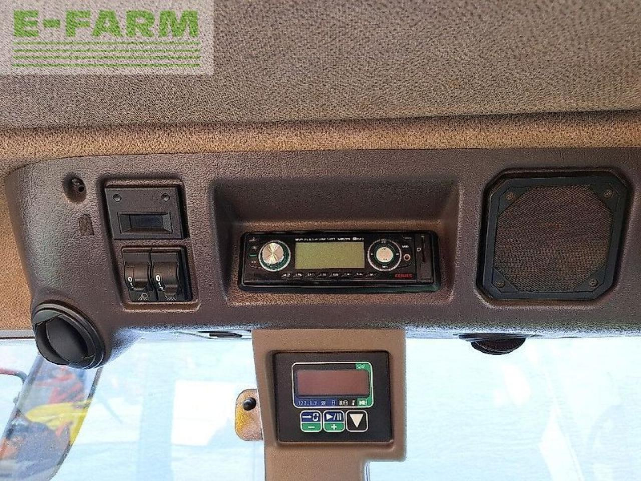 Tracteur agricole CLAAS ares 826