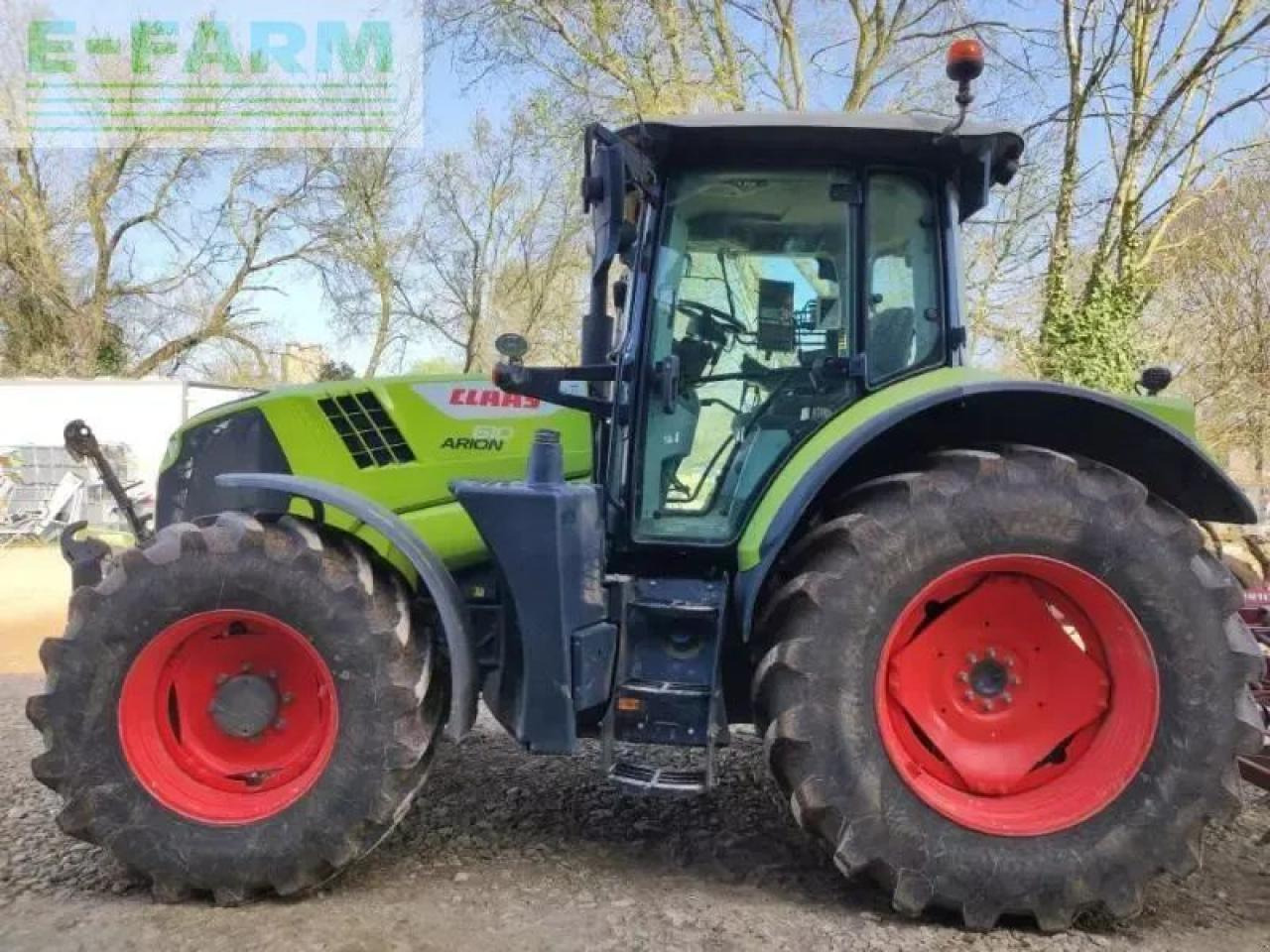 Tracteur agricole CLAAS arion610