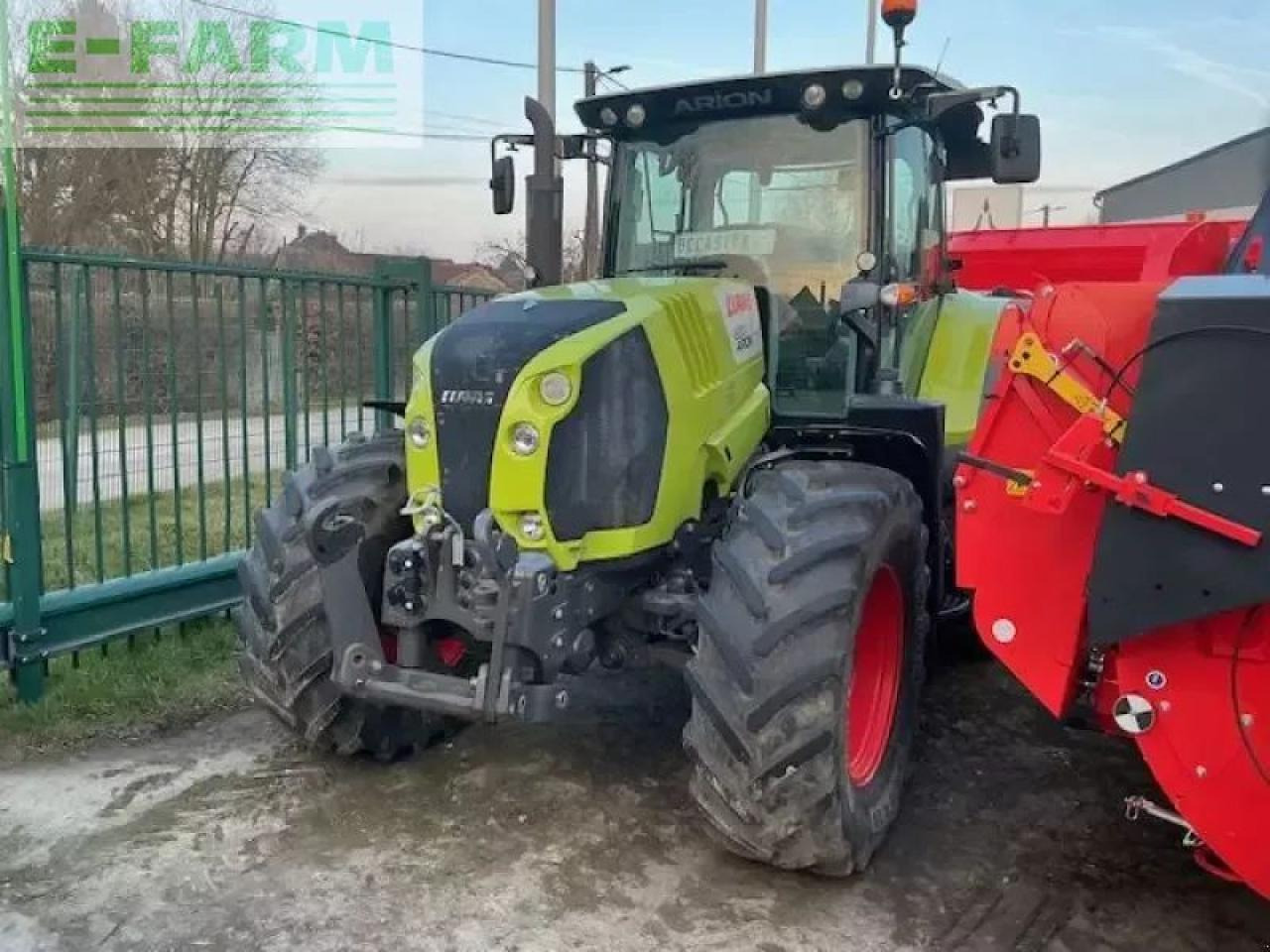 Tracteur agricole CLAAS arion620