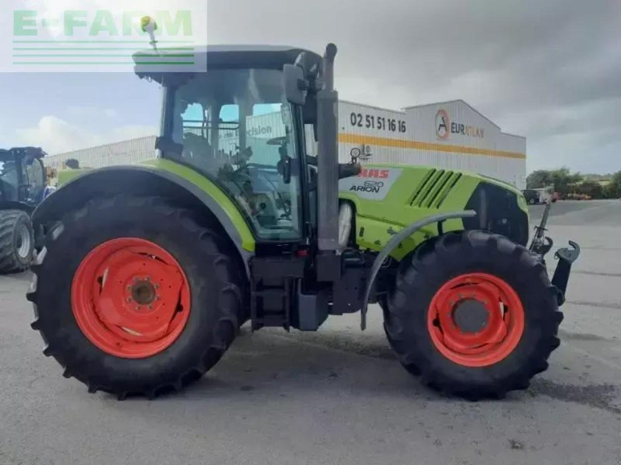 Tracteur agricole CLAAS arion620