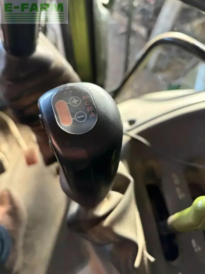 Tracteur agricole CLAAS arion 410