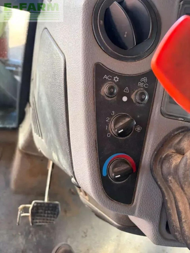 Tracteur agricole CLAAS arion 410