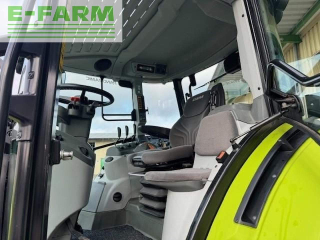 Tracteur agricole CLAAS arion 410 panoramic
