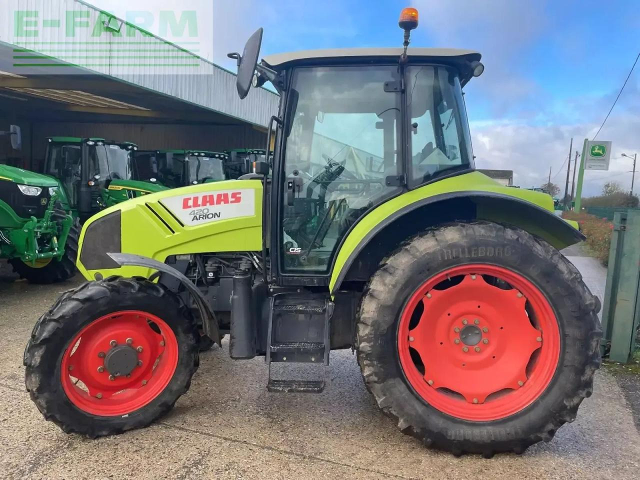 Tracteur agricole CLAAS arion 420