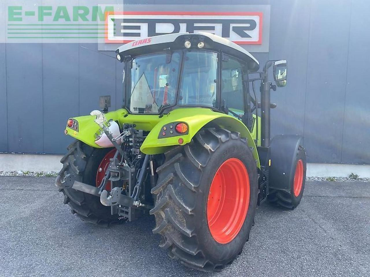 Tracteur agricole CLAAS arion 420