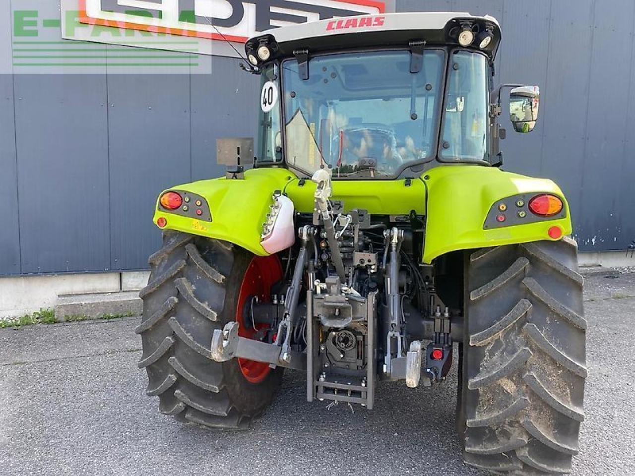 Tracteur agricole CLAAS arion 420