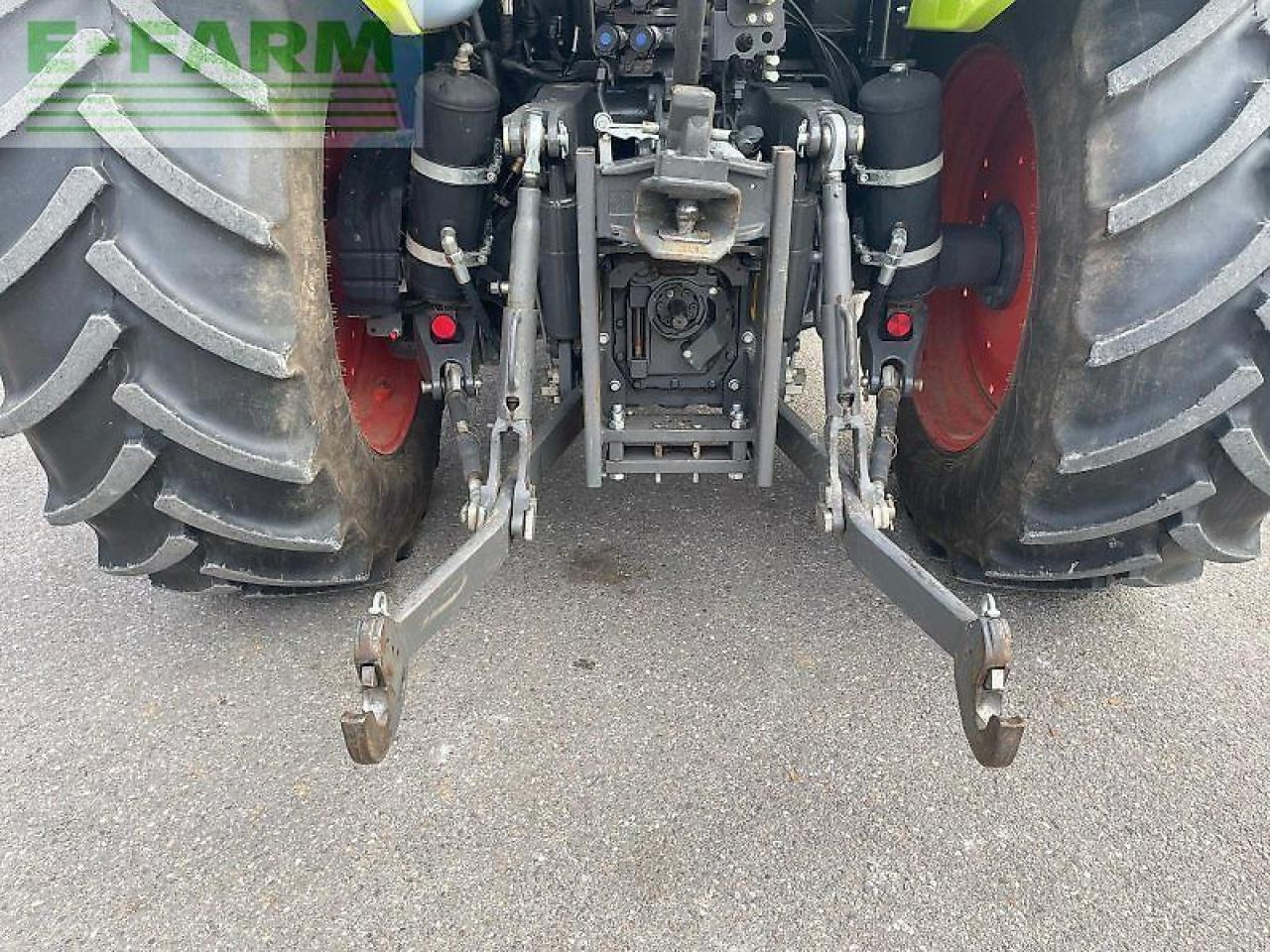 Tracteur agricole CLAAS arion 420