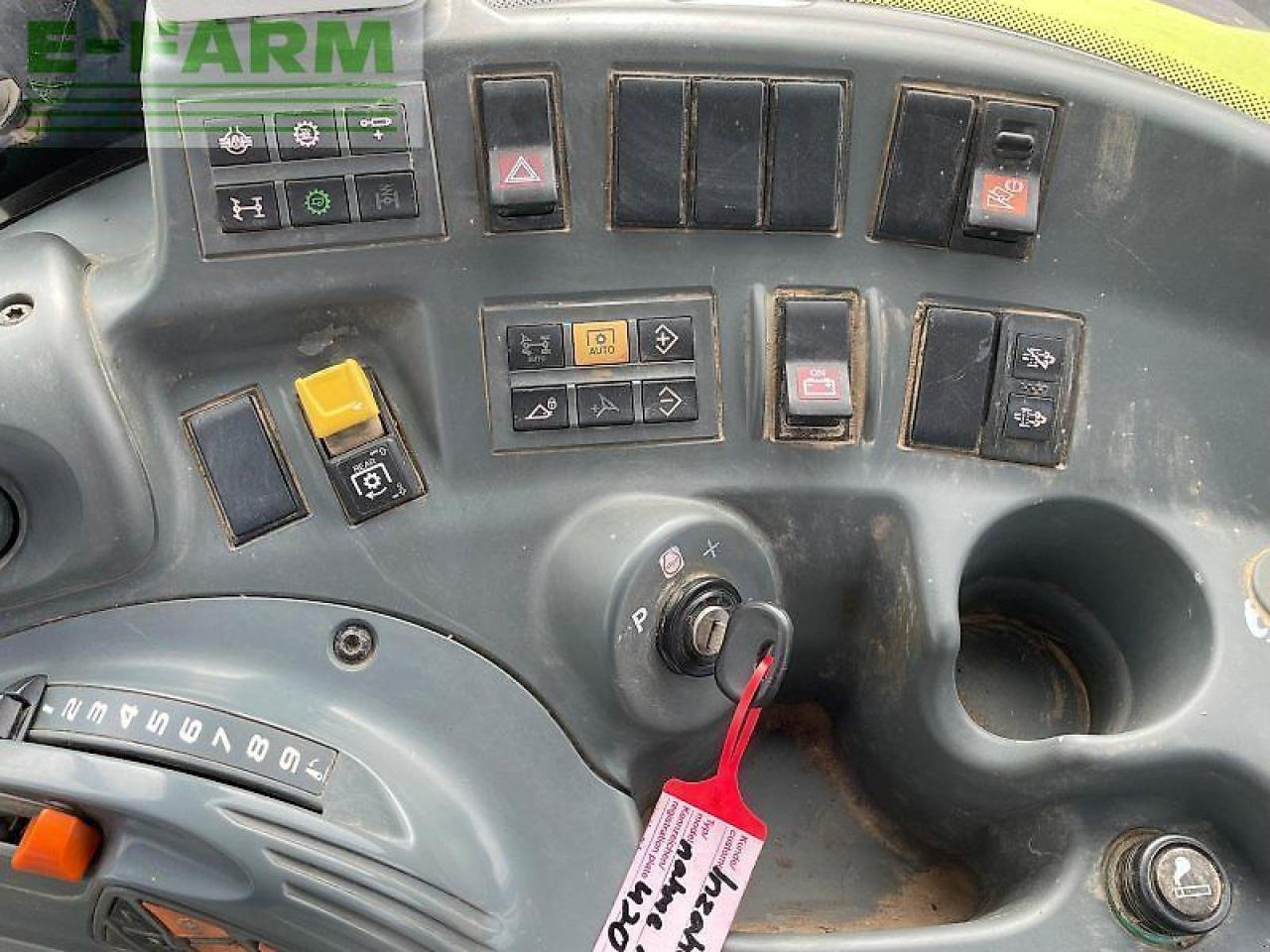 Tracteur agricole CLAAS arion 420