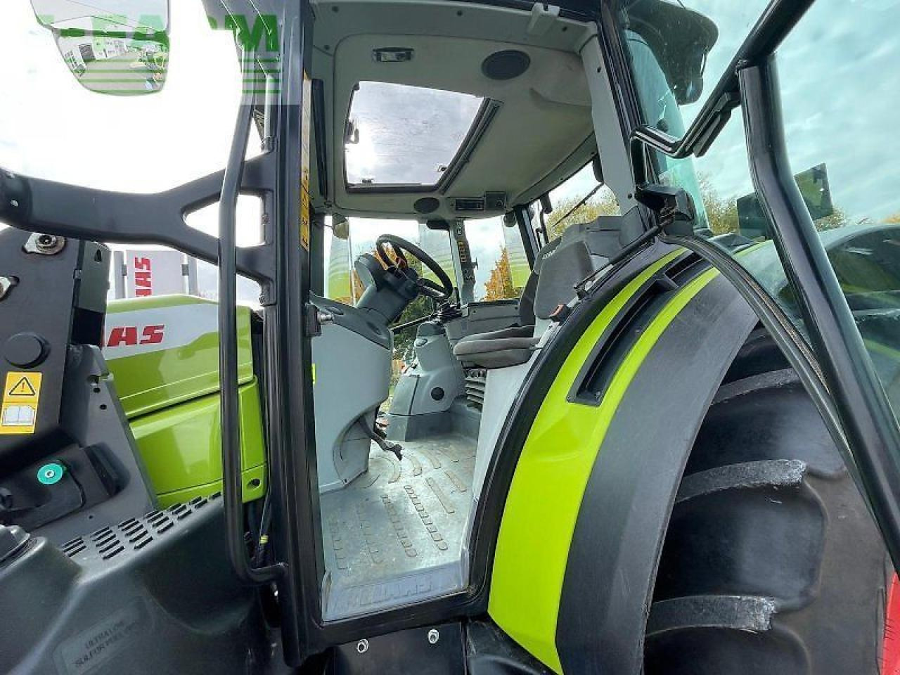 Tracteur agricole CLAAS arion 420