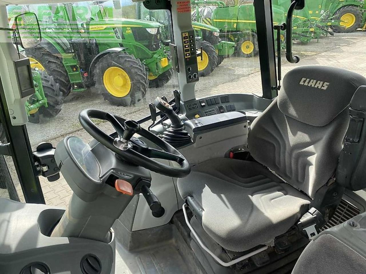 Tracteur agricole CLAAS arion 420