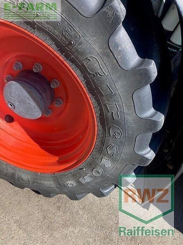 Tracteur agricole CLAAS arion 420