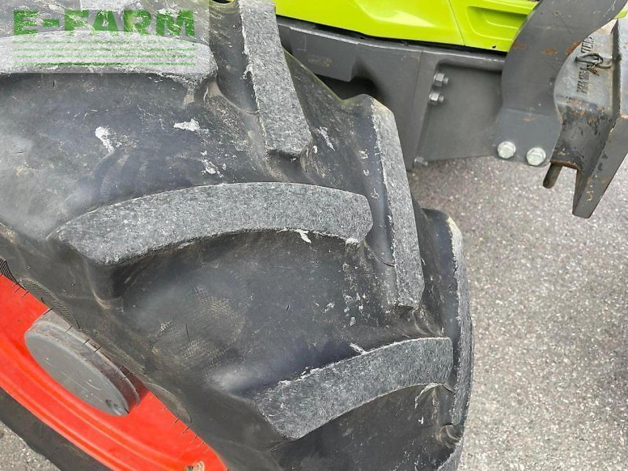 Tracteur agricole CLAAS arion 420