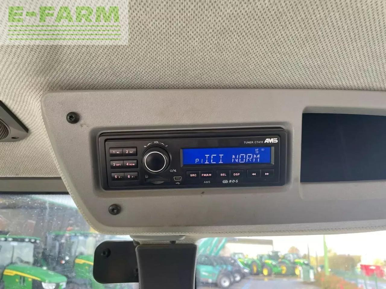 Tracteur agricole CLAAS arion 420