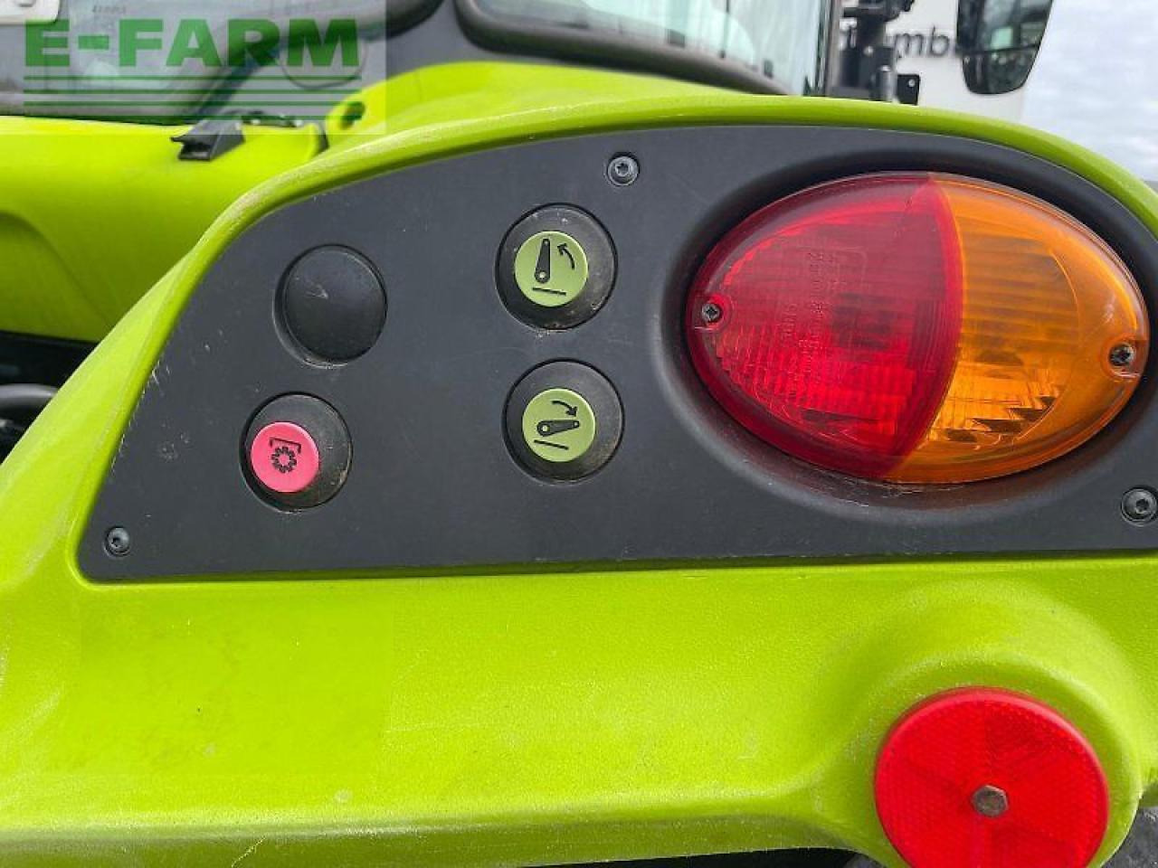 Tracteur agricole CLAAS arion 420