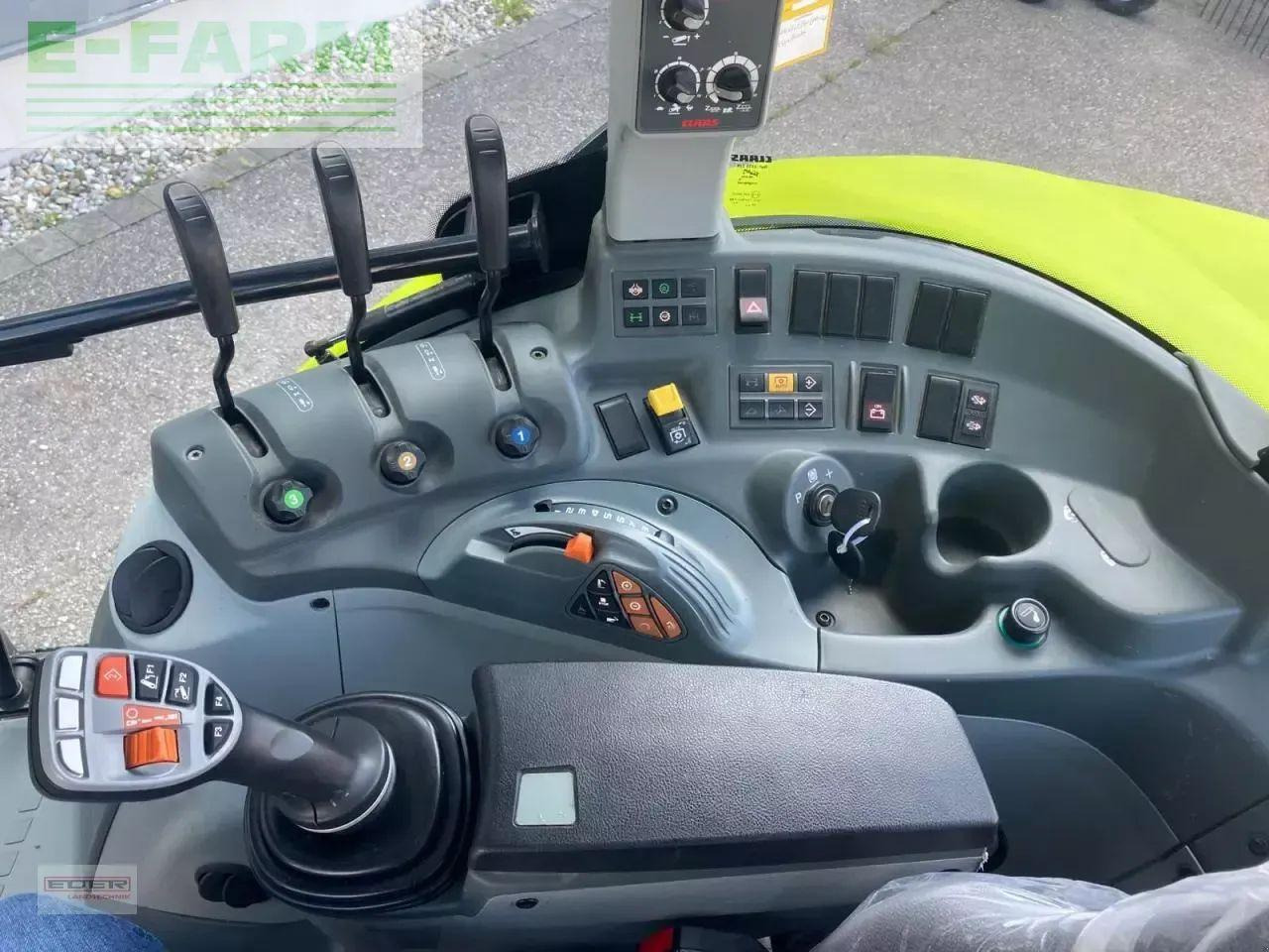 Tracteur agricole CLAAS arion 420