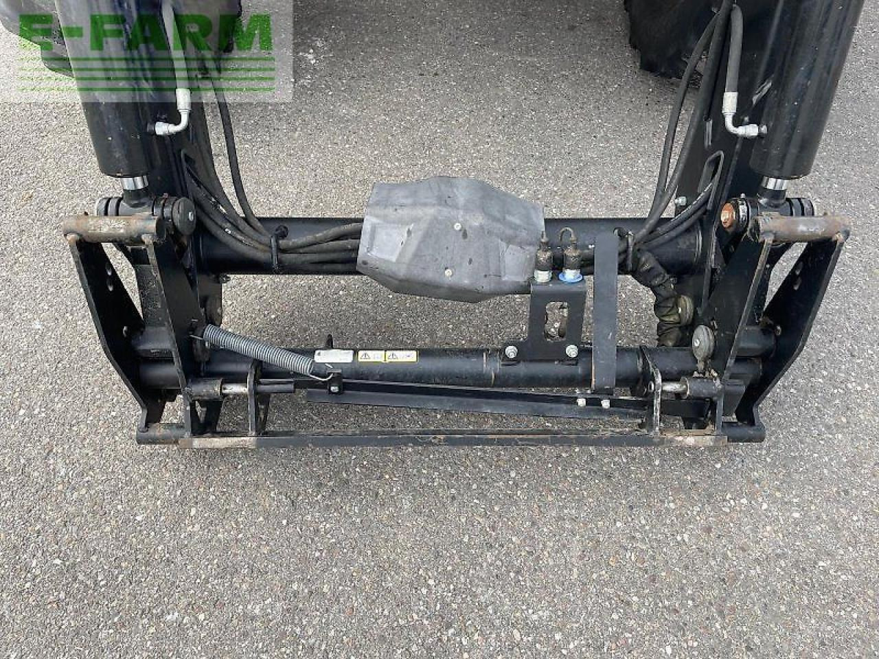 Tracteur agricole CLAAS arion 420