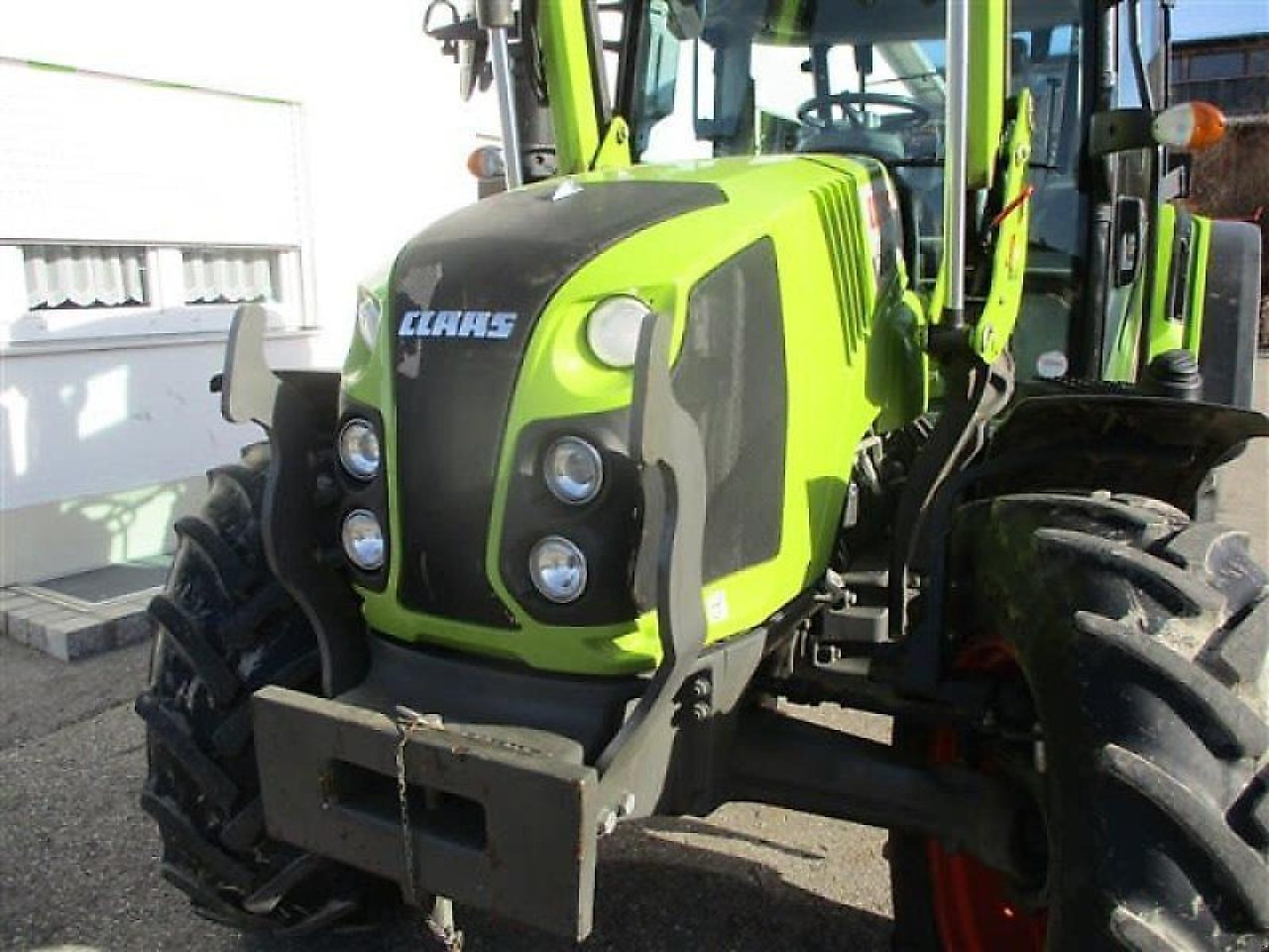 Tracteur agricole CLAAS arion 420 #871