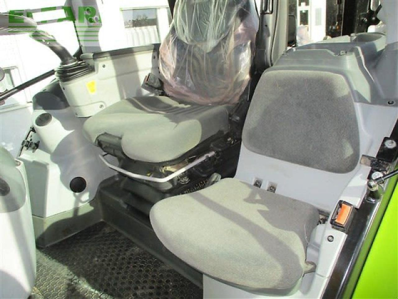 Tracteur agricole CLAAS arion 420 #871