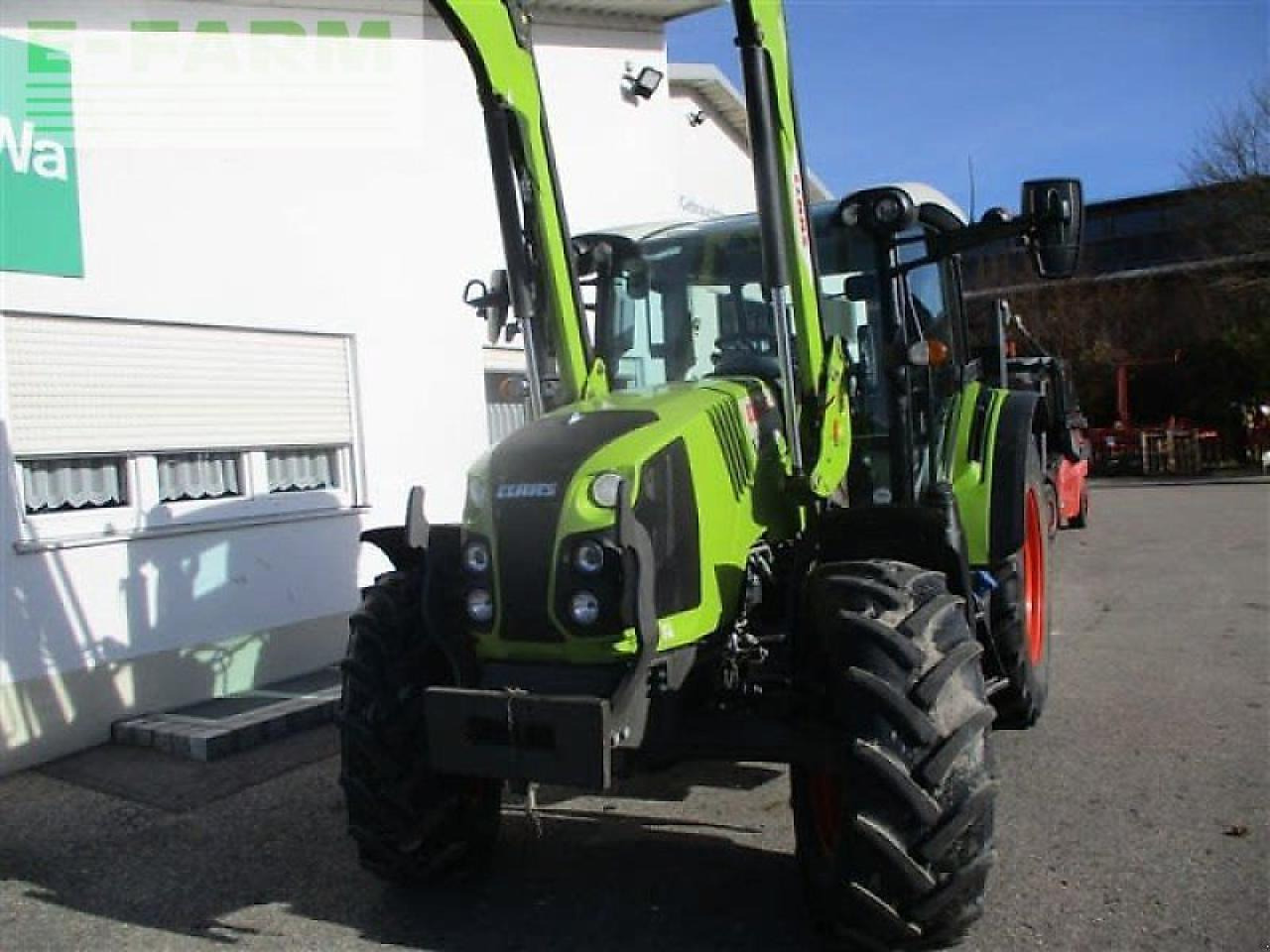Tracteur agricole CLAAS arion 420 #871