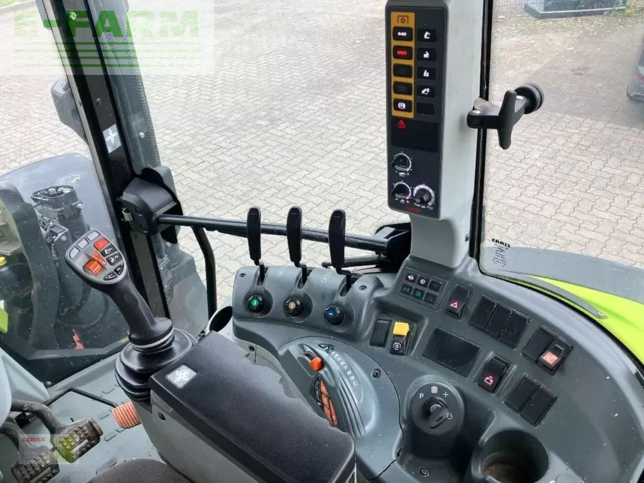 Tracteur agricole CLAAS arion 420 basic