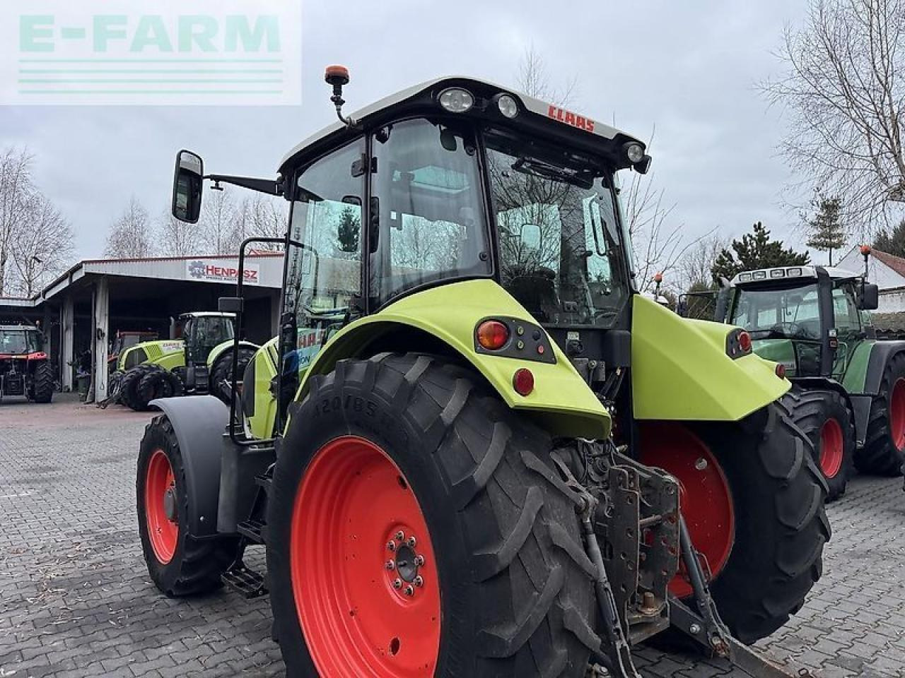 Tracteur agricole CLAAS arion 420 cis