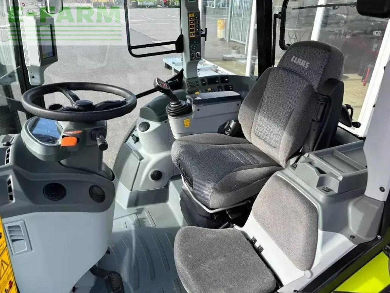 Tracteur agricole CLAAS arion 420 cis