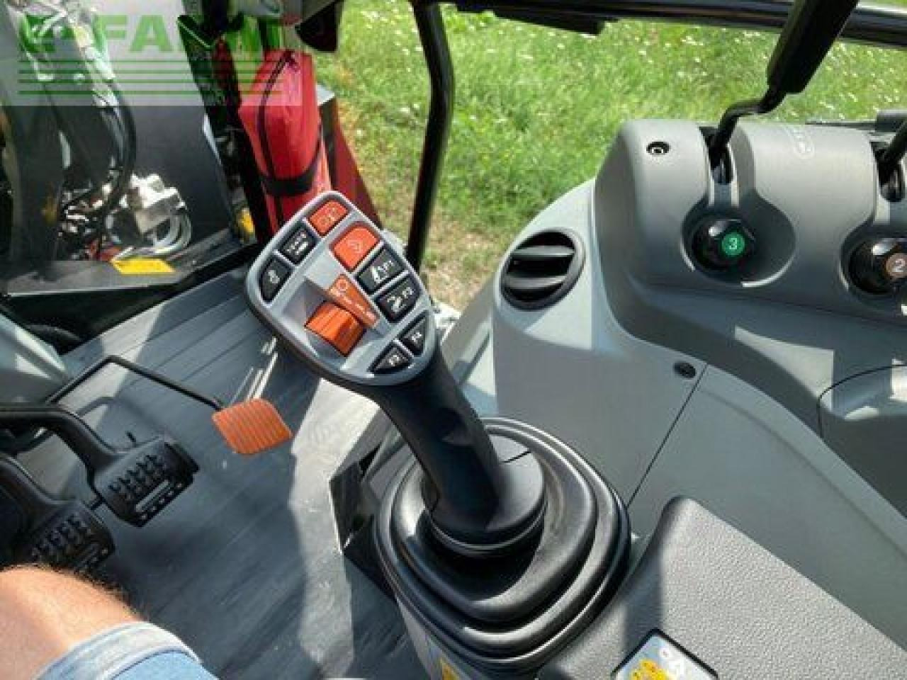 Tracteur agricole CLAAS arion 420 cis