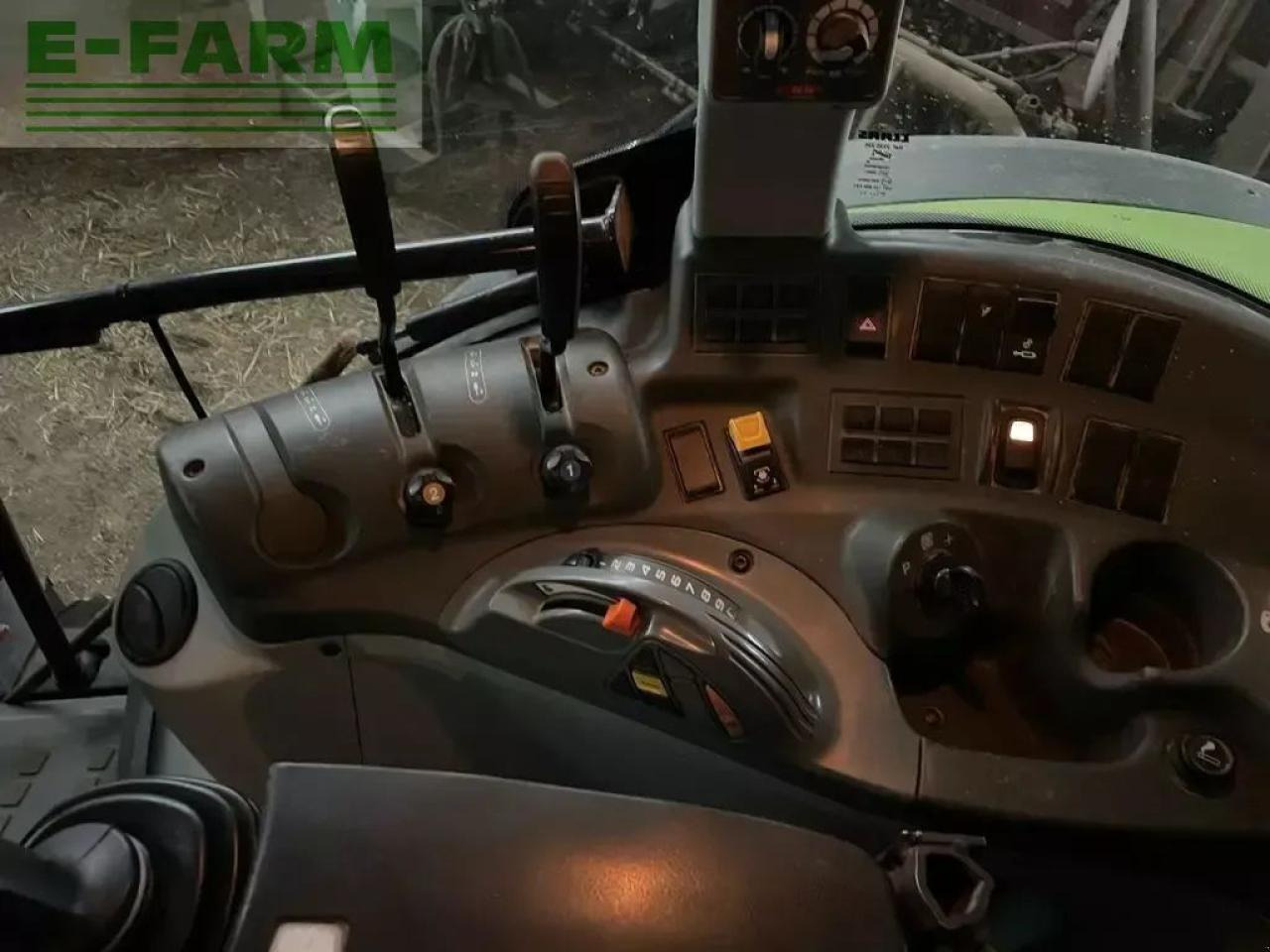 Tracteur agricole CLAAS arion 420 cis