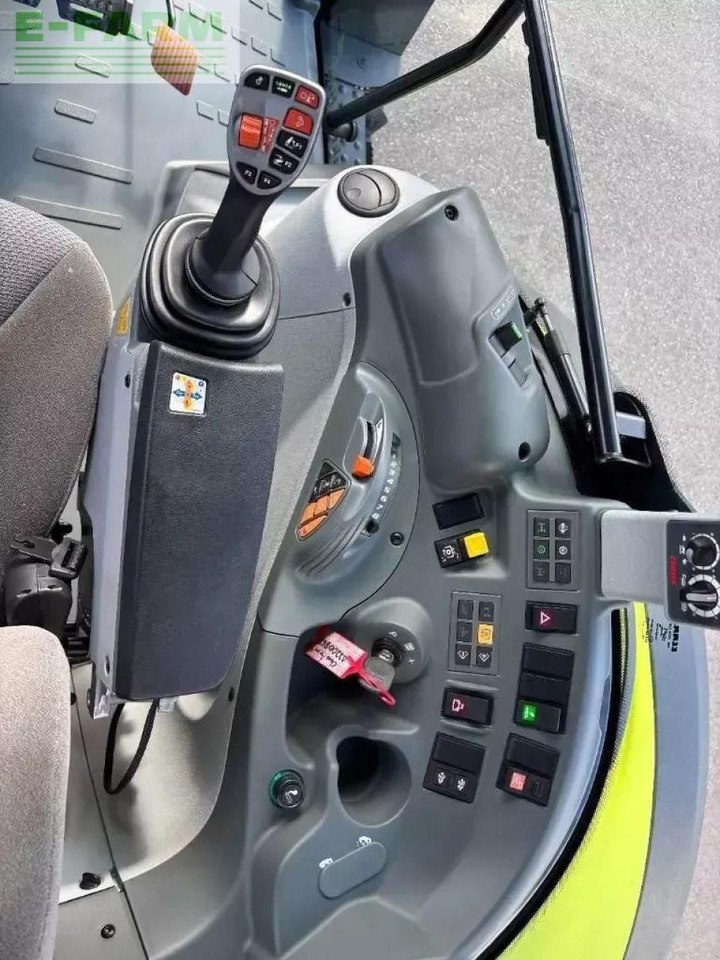 Tracteur agricole CLAAS arion 420 cis