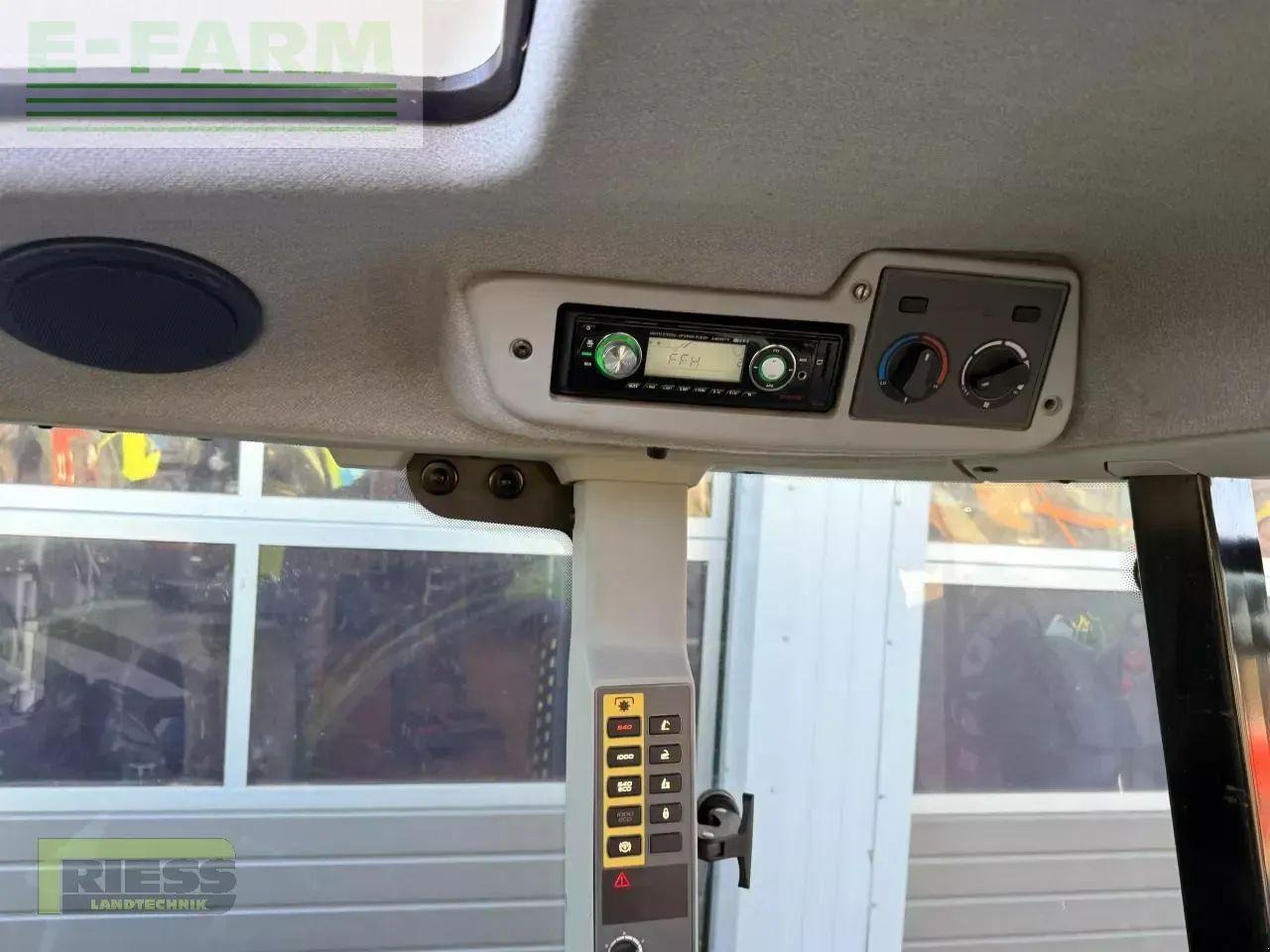 Tracteur agricole CLAAS arion 420 cis a32