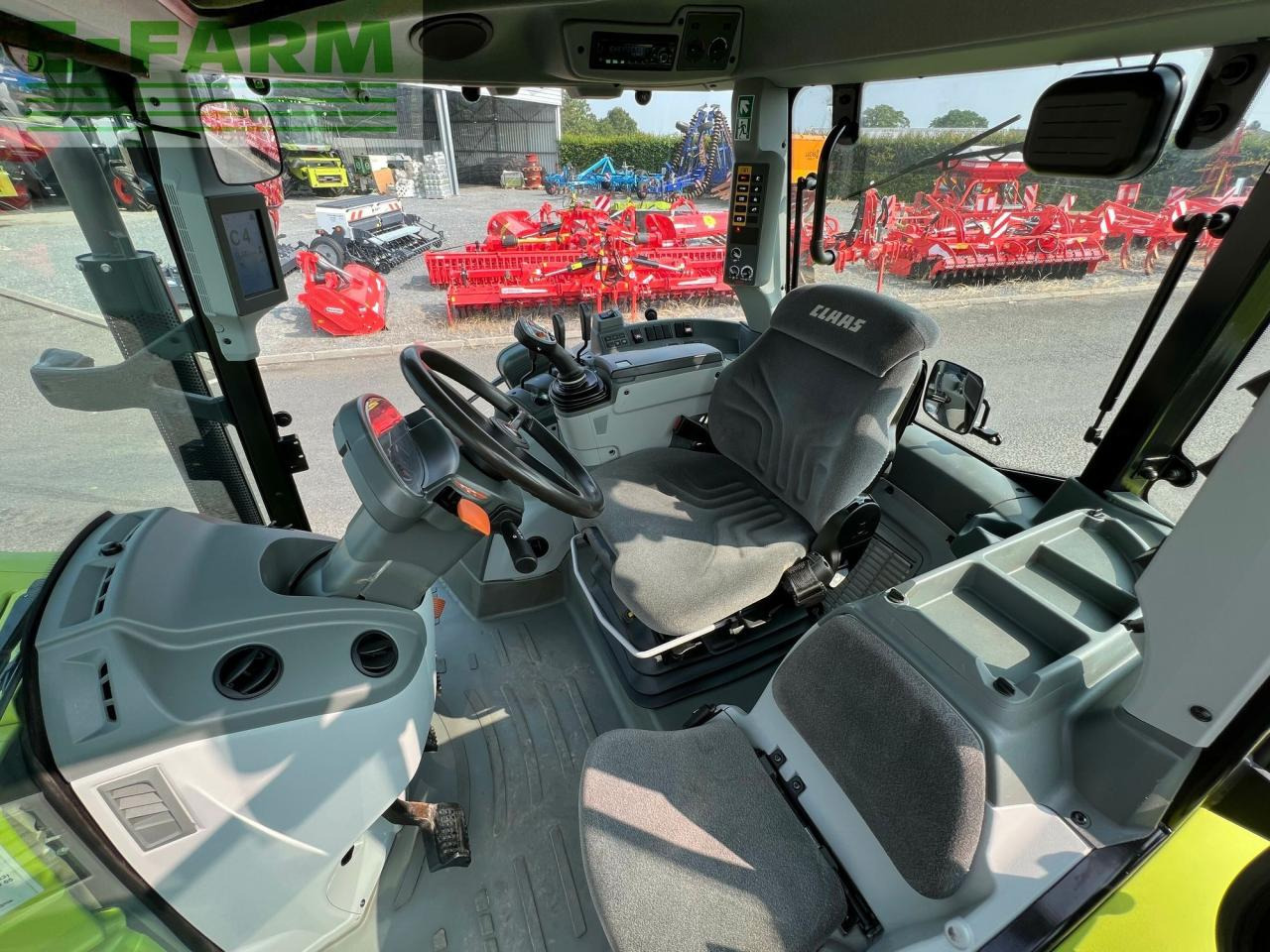 Tracteur agricole CLAAS arion 420 m