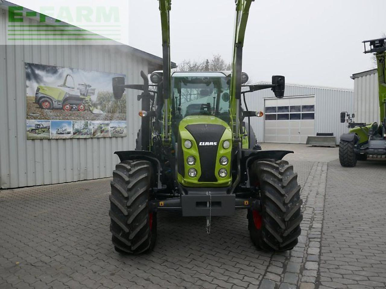 Tracteur agricole CLAAS arion 420 panoramic