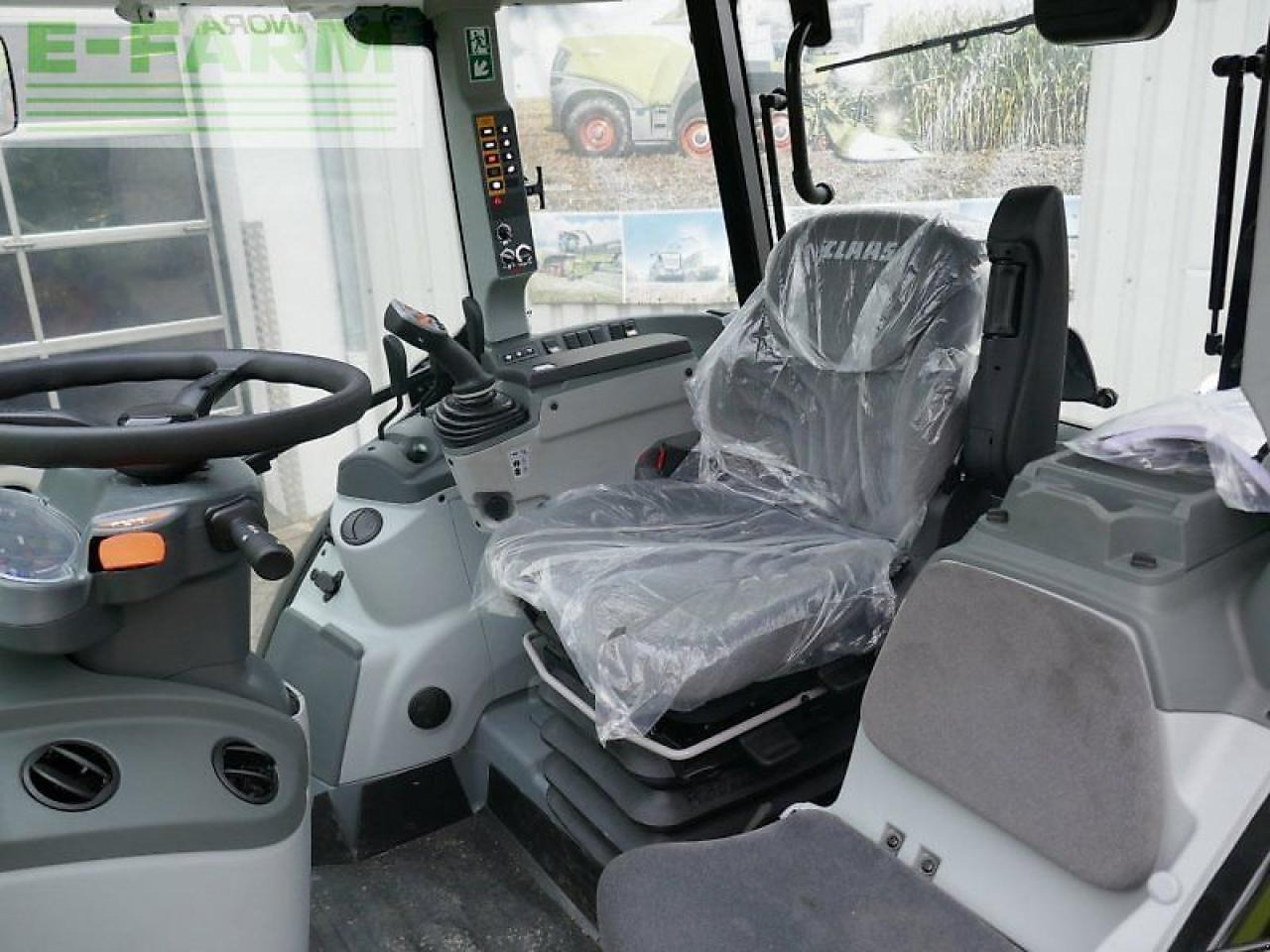 Tracteur agricole CLAAS arion 420 panoramic