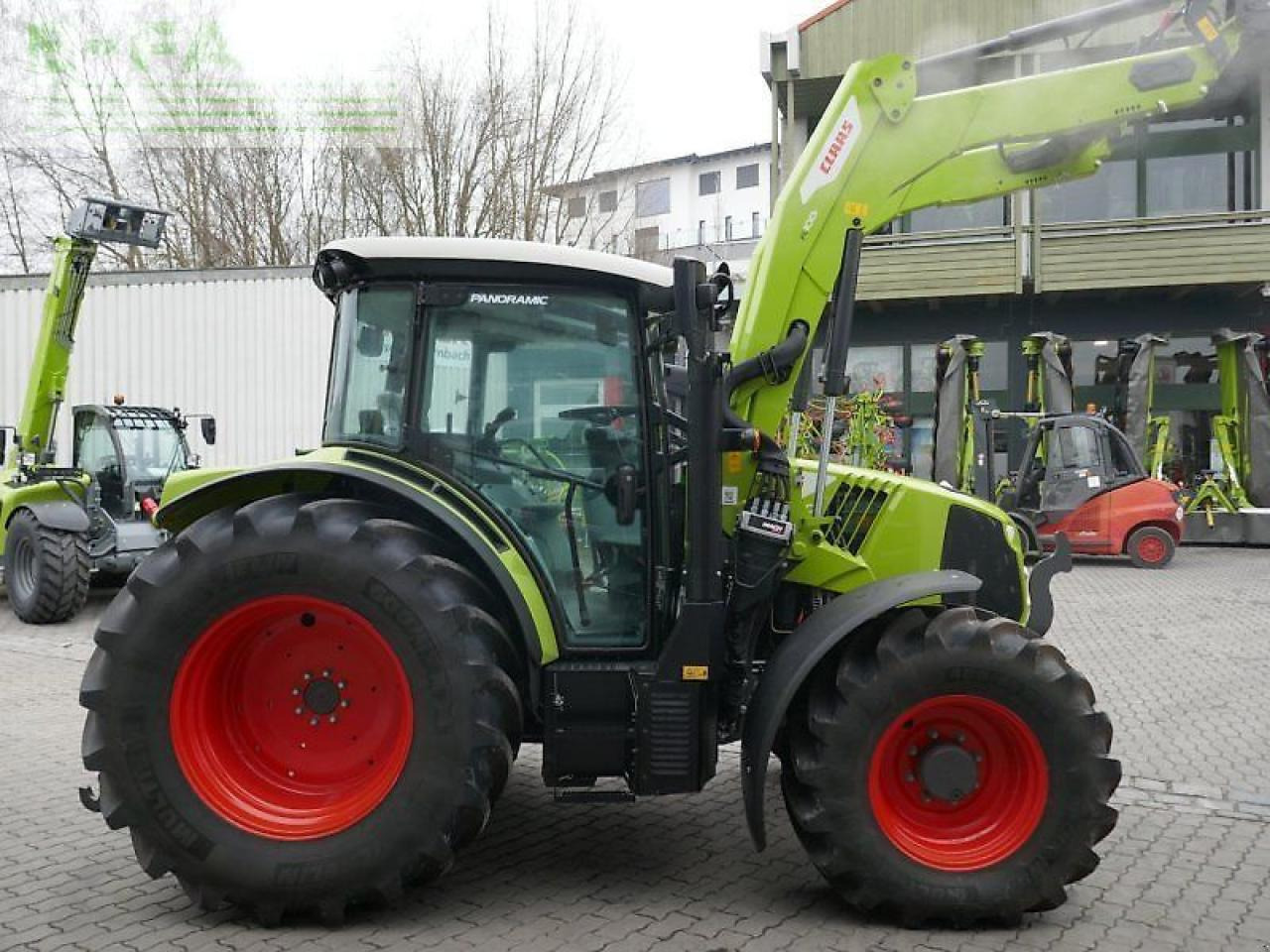 Tracteur agricole CLAAS arion 420 panoramic