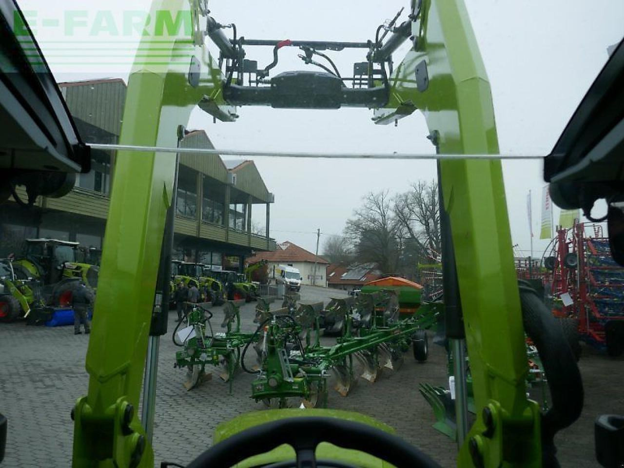 Tracteur agricole CLAAS arion 420 panoramic