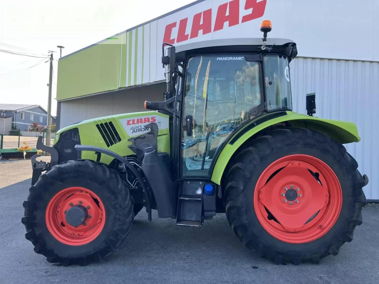 Tracteur agricole CLAAS arion 420 panoramic + batis