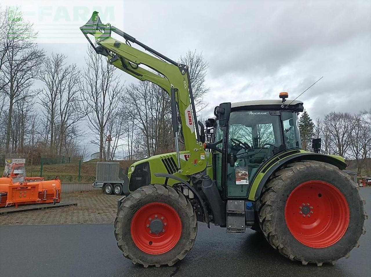 Tracteur agricole CLAAS arion 420 standard