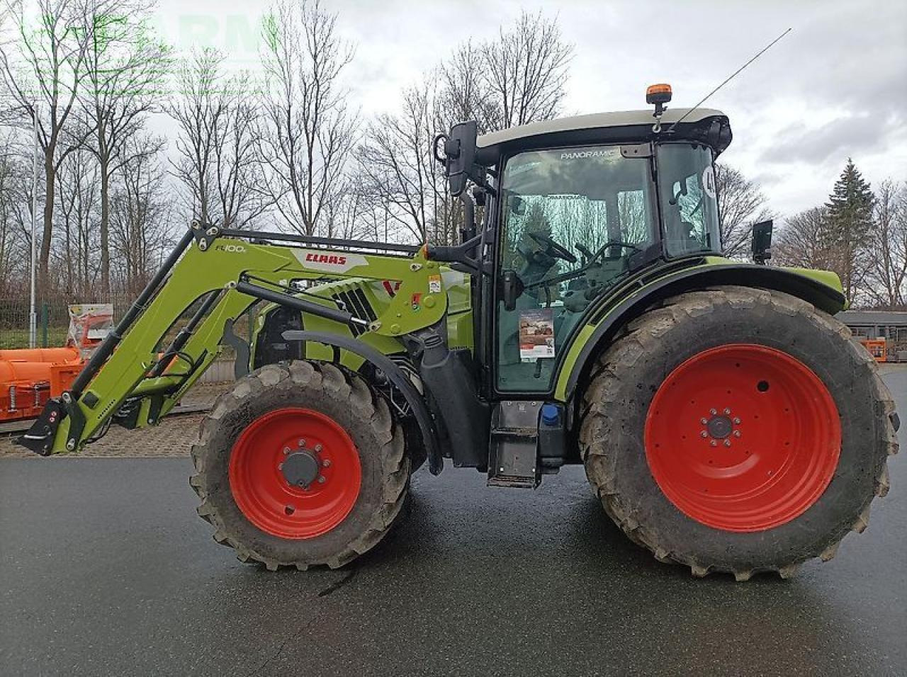 Tracteur agricole CLAAS arion 420 standard