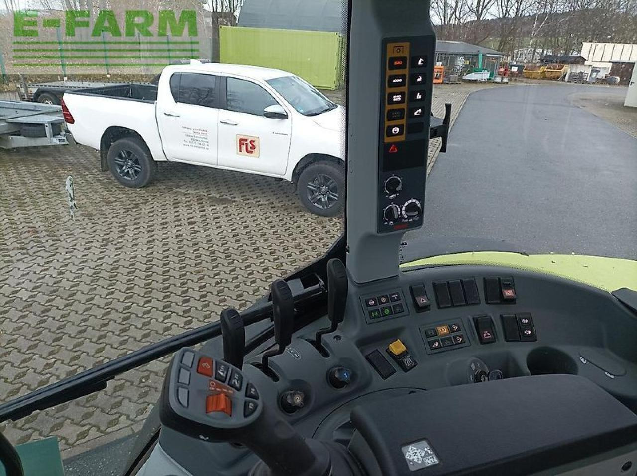 Tracteur agricole CLAAS arion 420 standard