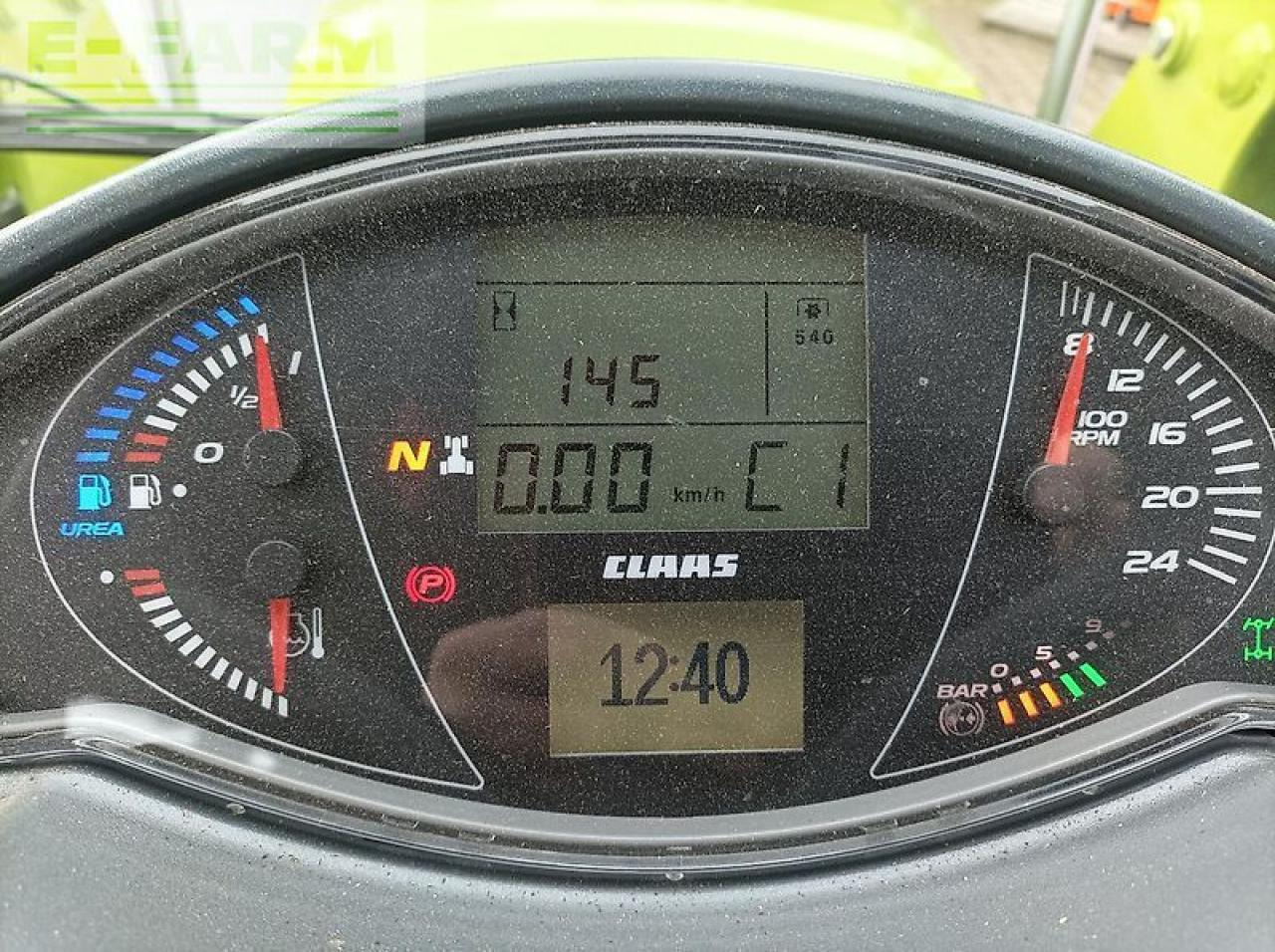 Tracteur agricole CLAAS arion 420 standard