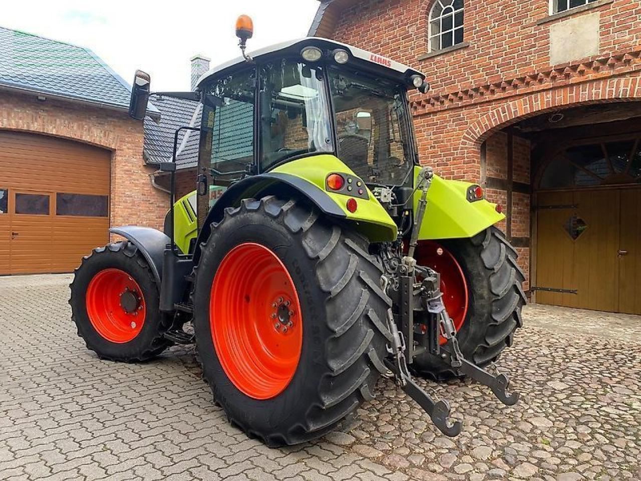 Tracteur agricole CLAAS arion 430 cis