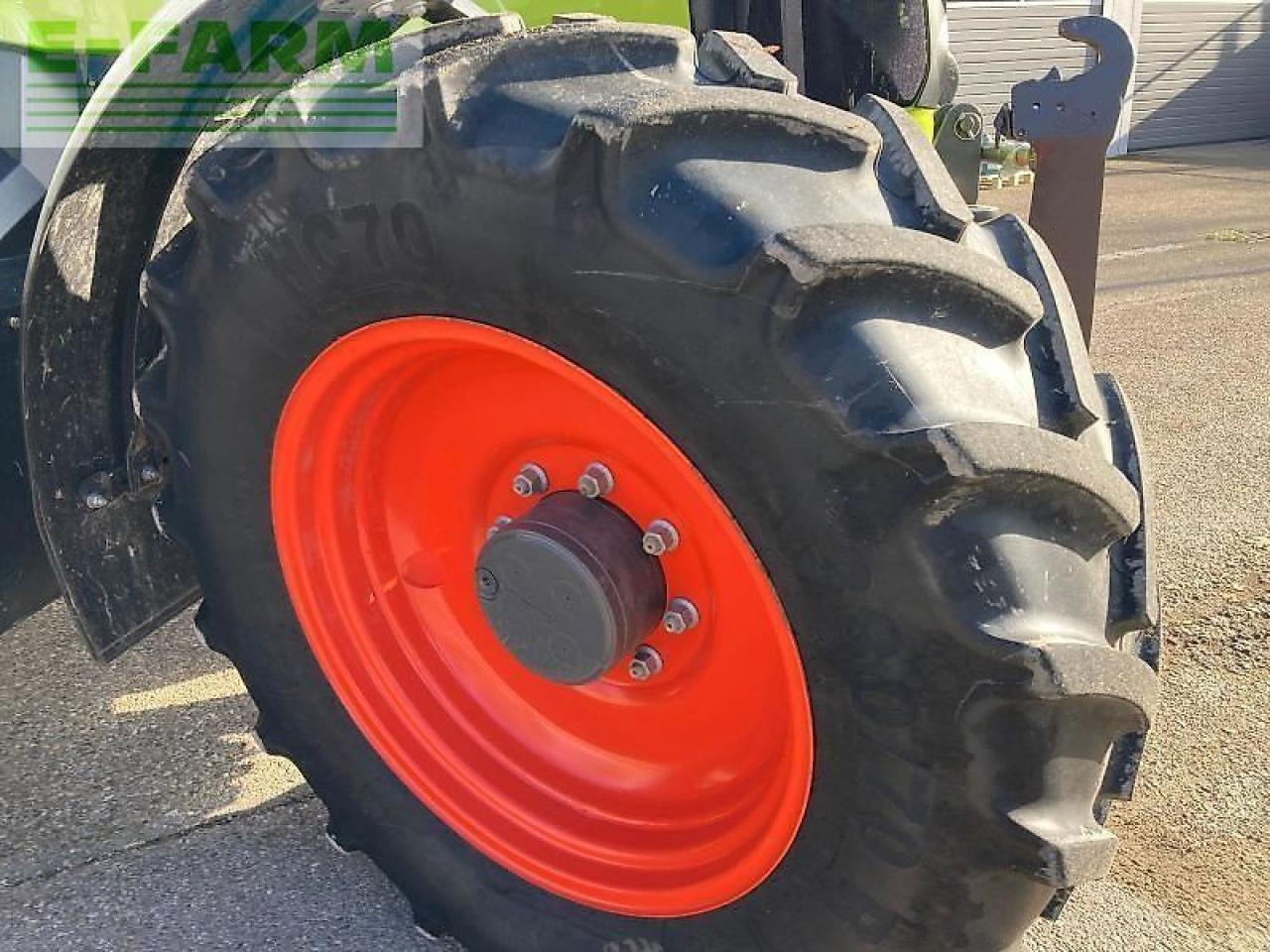 Tracteur agricole CLAAS arion 430 cis