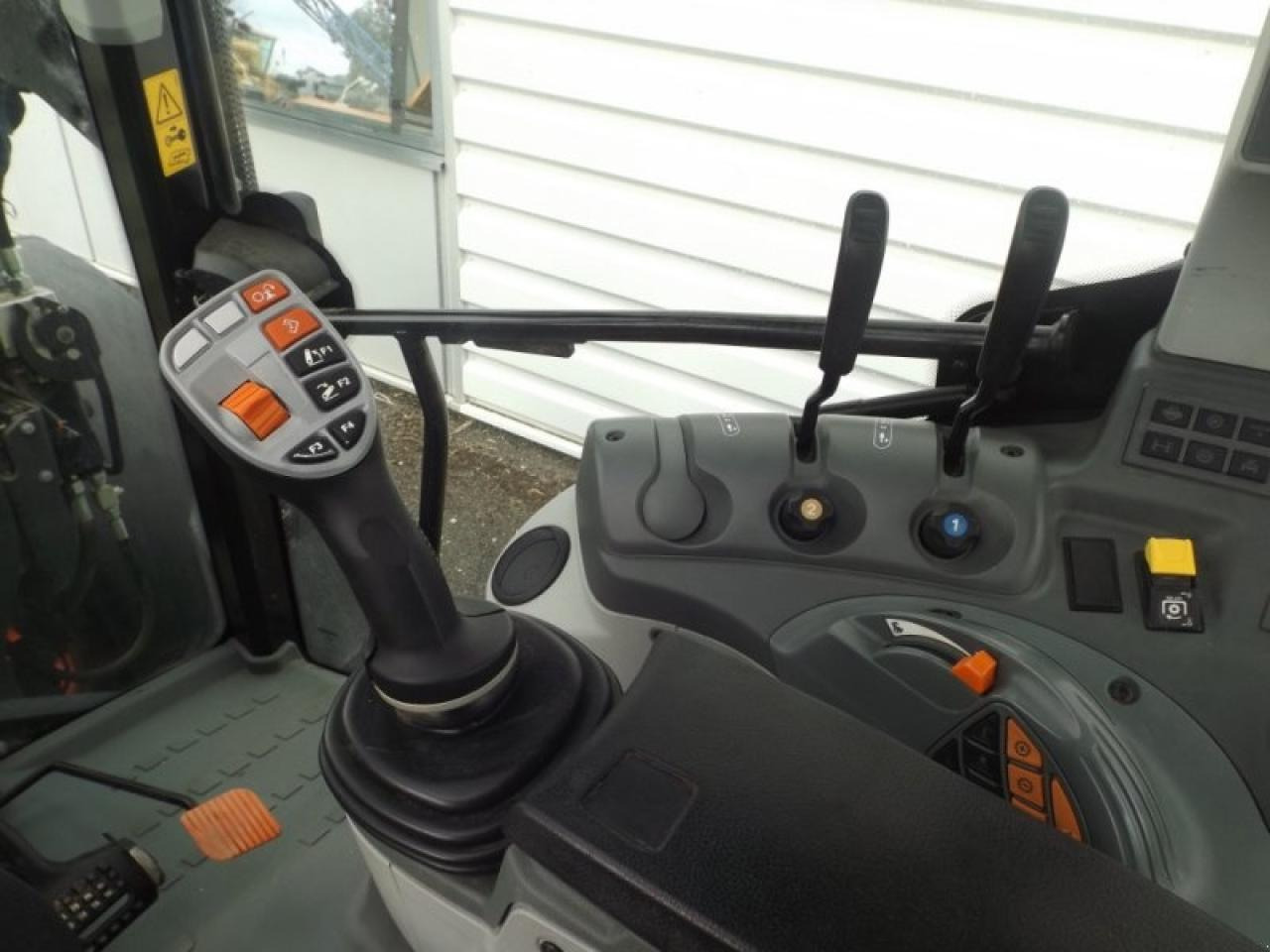 Tracteur agricole CLAAS arion 430 mr business