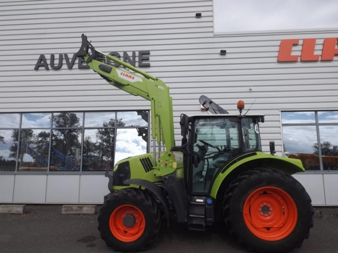 Tracteur agricole CLAAS arion 430 mr business