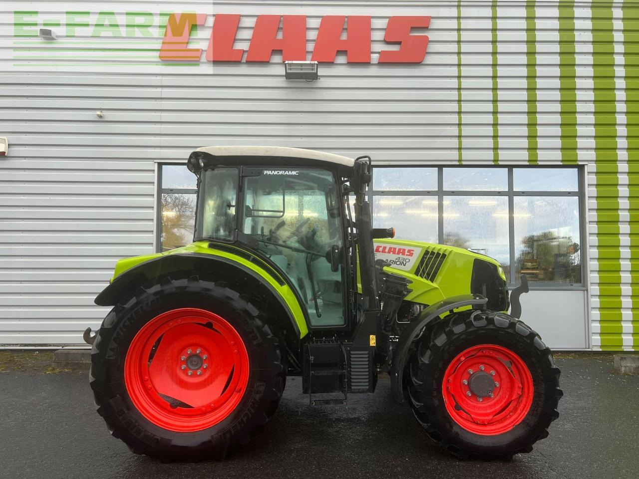 Tracteur agricole CLAAS arion 430 sur mesure