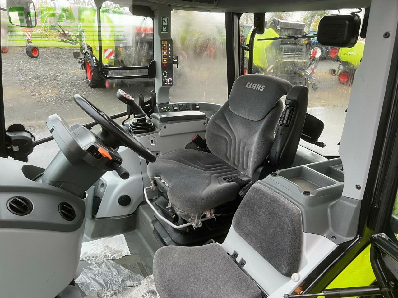 Tracteur agricole CLAAS arion 430 sur mesure