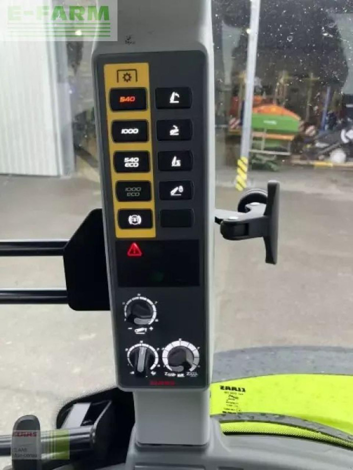 Tracteur agricole CLAAS arion 440