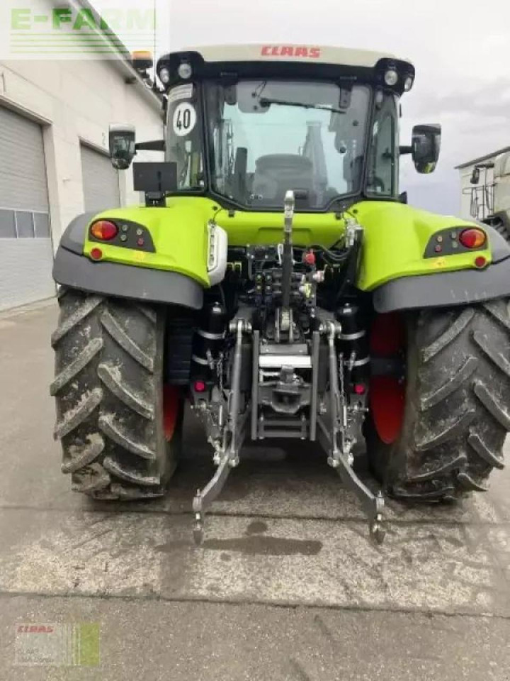 Tracteur agricole CLAAS arion 440